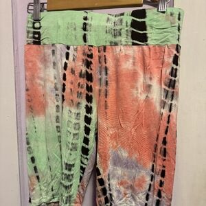 Shein Women's large multicolor pull on shorts